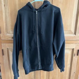 BRANDY MELVILLE OVERSIZED HOODIE